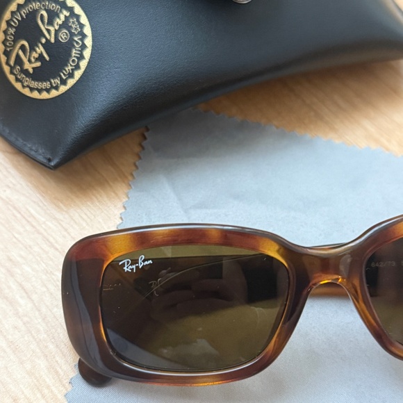 Ray Bans RB4122 - Picture 2 of 3